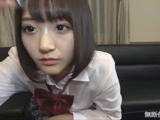 下集 末班车遇见两位痴女 ! 被坐在对面的两位露内裤的微醺美脚女诱惑到勃起